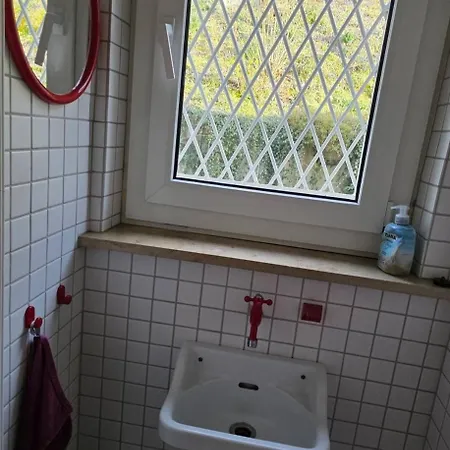 Doppelzimmer Mit Wc Im Flur, Kein Bad, Keine Dusche ホームステイ *