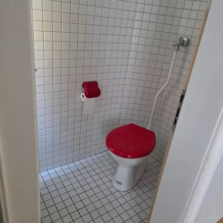 ホームステイ Doppelzimmer Mit Wc Im Flur, Kein Bad, Keine Dusche ヴァルツフート＝ティンゲン